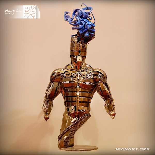 مجسمه «افکار»، تلفیق فلز و پلیتیلن